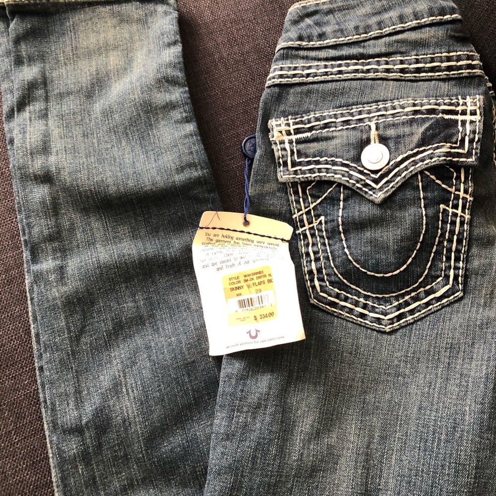 Women’s denim jeans True Religion Brand Jeans.  Style skinny.  Flap cover